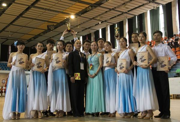 我校航空服务专业舞蹈队获桂林市体育舞蹈锦标赛团体舞冠军