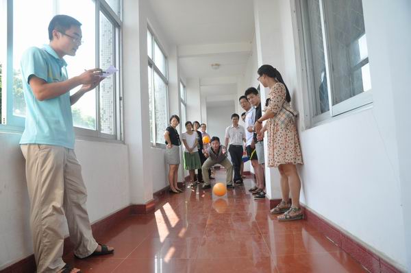 我系开展丰富多彩的教师节活动 我系开展丰富多彩的教师节活动